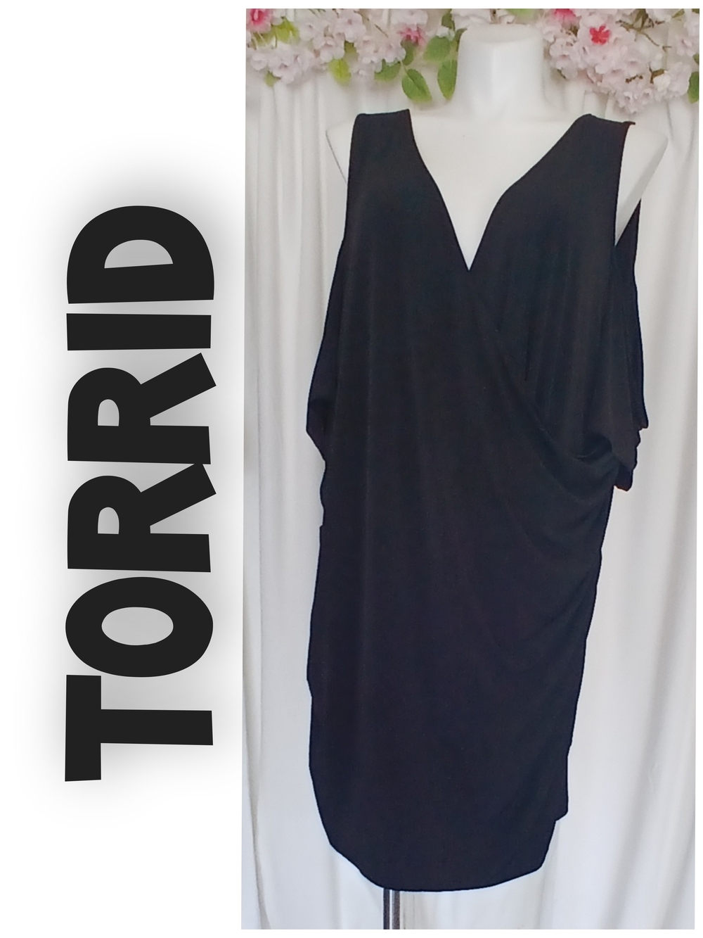 torrid Black Cold-Shoulder Surplice Tunic Size 6